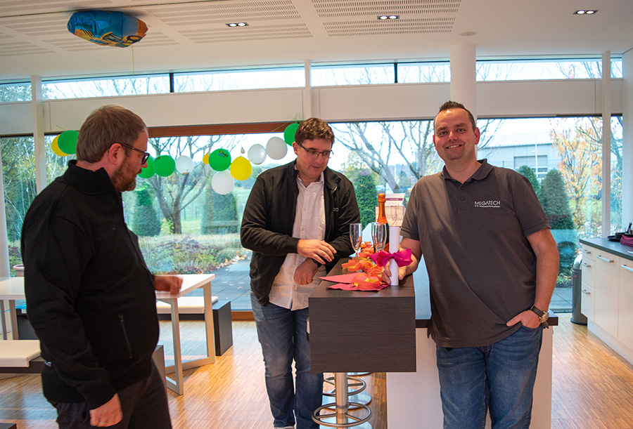 Der neue Azubi Dimitri in der Cafeteria