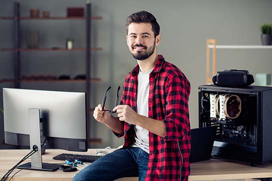IT-Systemadiministrator bei der Arbeit